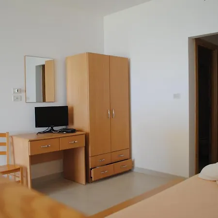 Montecorvo Πανσιόν *
