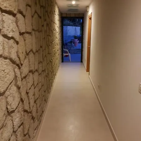 Montecorvo Πανσιόν *